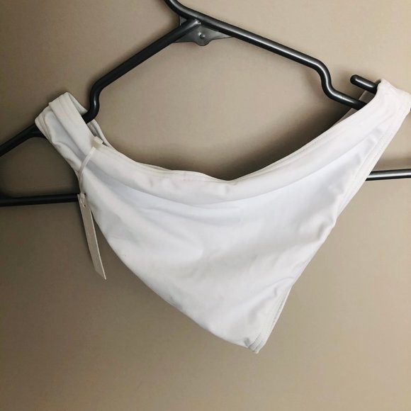 NEW Visual Mood White Bikini Setđź‘™(Size S) - Picture 8 of 10